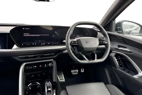  Audi Q5 2.0 TDI Edition 1 S Tronic quattro Euro 6 (s/s) 5dr Thumbnail #13