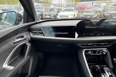  Audi Q5 2.0 TDI Edition 1 S Tronic quattro Euro 6 (s/s) 5dr Thumbnail #15