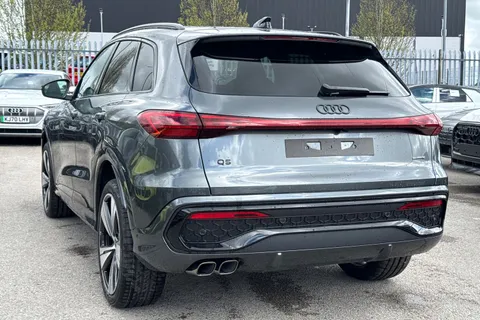  Audi Q5 2.0 TDI Edition 1 S Tronic quattro Euro 6 (s/s) 5dr Thumbnail #16