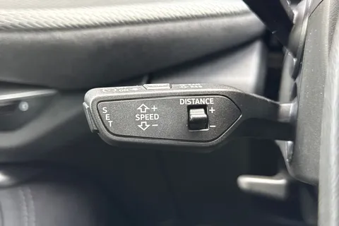  Audi Q5 2.0 TDI Edition 1 S Tronic quattro Euro 6 (s/s) 5dr Thumbnail #31