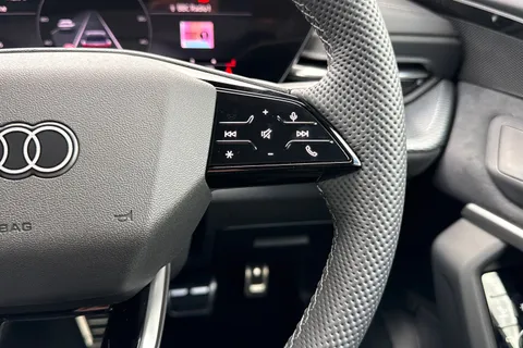  Audi Q5 2.0 TDI Edition 1 S Tronic quattro Euro 6 (s/s) 5dr Thumbnail #33