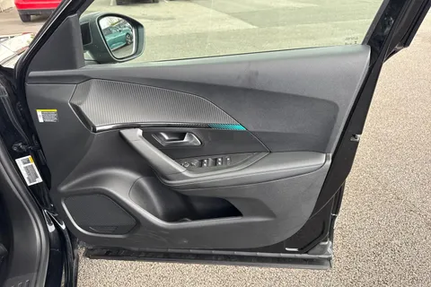 BF22RKY PEUGEOT e-2008 50kWh Allure Premium Auto 5dr (7kW Charger) Thumbnail #22