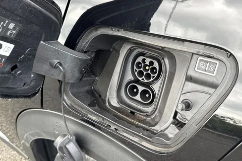 BF22RKY PEUGEOT e-2008 50kWh Allure Premium Auto 5dr (7kW Charger) Thumbnail #34