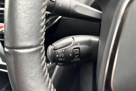 BF22RKY PEUGEOT e-2008 50kWh Allure Premium Auto 5dr (7kW Charger) Thumbnail #43