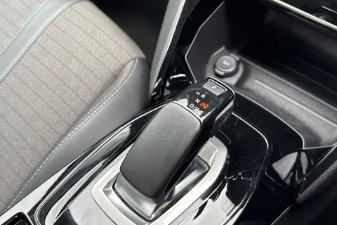 BF22RKY PEUGEOT e-2008 50kWh Allure Premium Auto 5dr (7kW Charger) Thumbnail #57