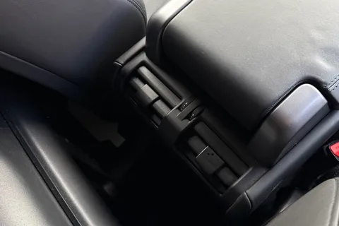 BA73XUH Land Rover Defender 110 3.0 D300 Hard Top X-Dynamic HSE 5dr Thumbnail #20