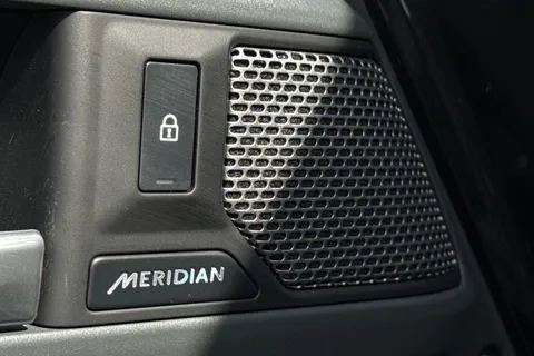 BA73XUH Land Rover Defender 110 3.0 D300 Hard Top X-Dynamic HSE 5dr Thumbnail #26