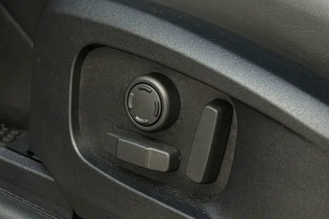 BA73XUH Land Rover Defender 110 3.0 D300 Hard Top X-Dynamic HSE 5dr Thumbnail #34