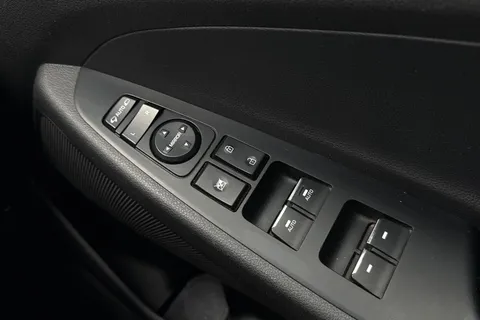 CK68KYV Hyundai Tucson 1.6 GDi SE Nav Euro 6 (s/s) 5dr Thumbnail #19