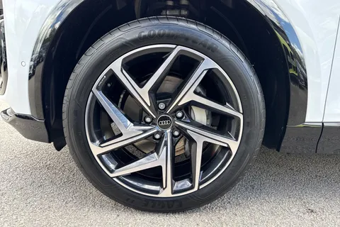  Audi Q6 E-Tron 83kWh Black Edition Auto 5dr Thumbnail #11