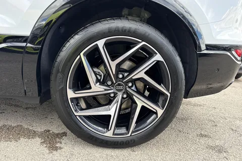  Audi Q6 E-Tron 83kWh Black Edition Auto 5dr Thumbnail #13