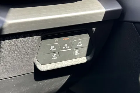 DX70XSL SEAT Leon 1.5 TSI EVO FR Euro 6 (s/s) 5dr Thumbnail #41