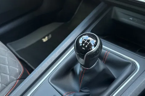 DX70XSL SEAT Leon 1.5 TSI EVO FR Euro 6 (s/s) 5dr Thumbnail #52