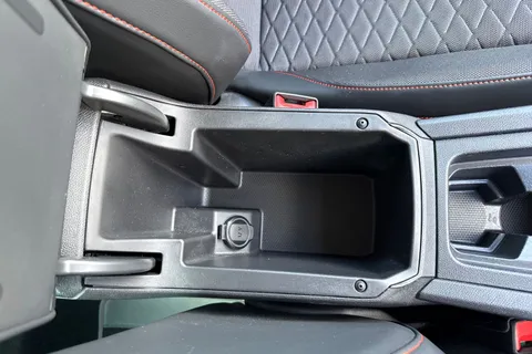 DX70XSL SEAT Leon 1.5 TSI EVO FR Euro 6 (s/s) 5dr Thumbnail #56