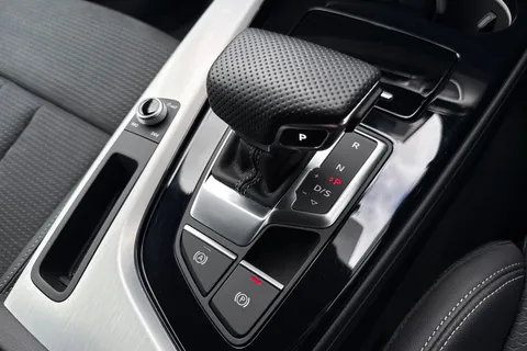 LS24YHX Audi A4 Avant Avant S line 40 TFSI  204 PS S tronic Thumbnail #24