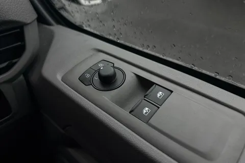 MF26EOK Volkswagen Transporter T28 Commerce Plus SWB 110 PS 2.0 TDI 6sp Manual Thumbnail #18