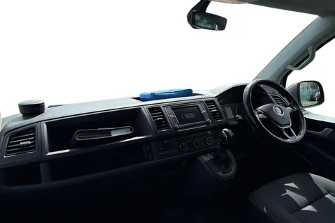 DG18WFF Volkswagen California 2.0 TDI BlueMotion Tech Beach DSG Euro 6 (s/s) 4dr Thumbnail #16