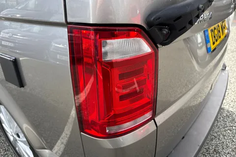 DG18WFF Volkswagen California 2.0 TDI BlueMotion Tech Beach DSG Euro 6 (s/s) 4dr Thumbnail #26