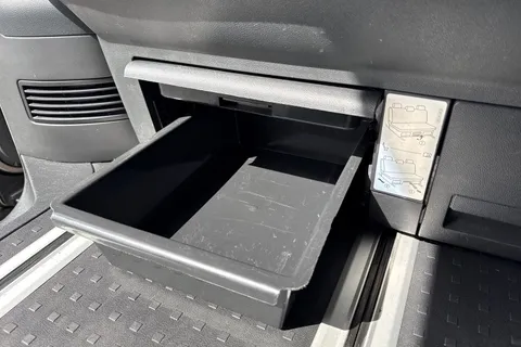 DG18WFF Volkswagen California 2.0 TDI BlueMotion Tech Beach DSG Euro 6 (s/s) 4dr Thumbnail #37