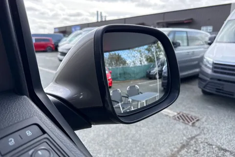 DG18WFF Volkswagen California 2.0 TDI BlueMotion Tech Beach DSG Euro 6 (s/s) 4dr Thumbnail #48