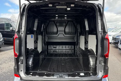 MF26ETX Volkswagen Transporter SWB 110PS MANUAL Thumbnail #10