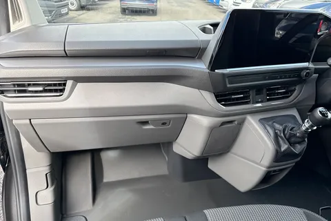 MF26ETX Volkswagen Transporter SWB 110PS MANUAL Thumbnail #15