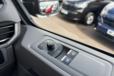 MF26ETX Volkswagen Transporter SWB 110PS MANUAL Thumbnail #18