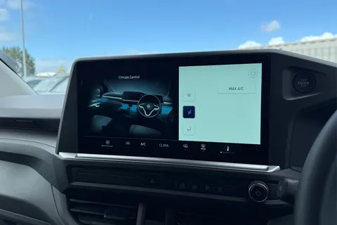 DA26GUK Volkswagen Transporter 2.0 TDI 110 Commerce Plus Van Thumbnail #22