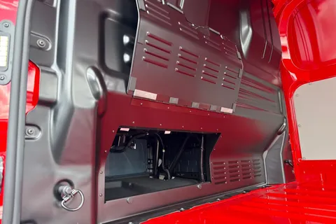 DA26GUK Volkswagen Transporter 2.0 TDI 110 Commerce Plus Van Thumbnail #32