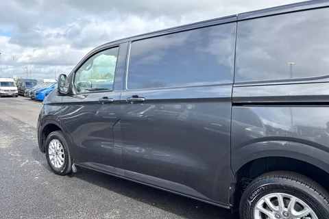 MF26ETX Volkswagen Transporter SWB 110PS MANUAL Thumbnail #31