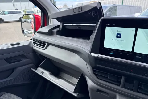 DA26GUK Volkswagen Transporter 2.0 TDI 110 Commerce Plus Van Thumbnail #33