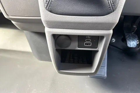 MF26ETX Volkswagen Transporter SWB 110PS MANUAL Thumbnail #45