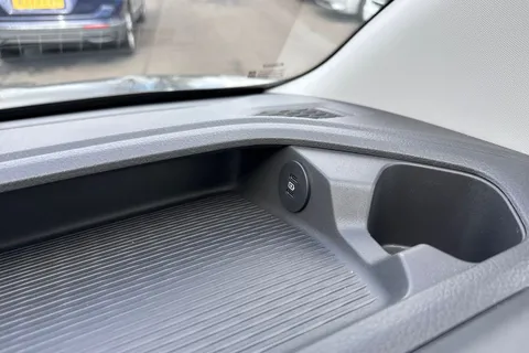 MF26ETX Volkswagen Transporter SWB 110PS MANUAL Thumbnail #48