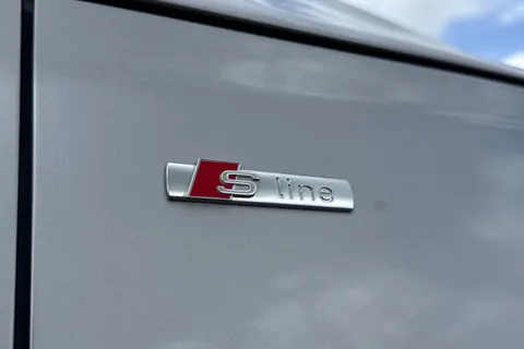 SV20WYK Audi Q5 Black Edition 40 TDI quattro 190 PS S tronic Thumbnail #32