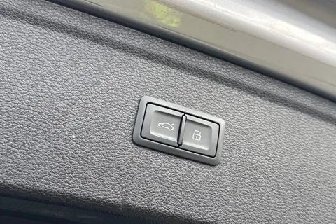 SV20WYK Audi Q5 Black Edition 40 TDI quattro 190 PS S tronic Thumbnail #41