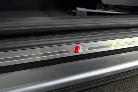 SV20WYK Audi Q5 Black Edition 40 TDI quattro 190 PS S tronic Thumbnail #44