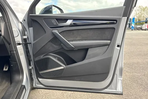 SV20WYK Audi Q5 Black Edition 40 TDI quattro 190 PS S tronic Thumbnail #47