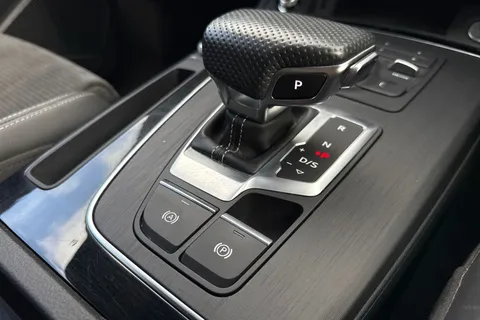 SV20WYK Audi Q5 Black Edition 40 TDI quattro 190 PS S tronic Thumbnail #53