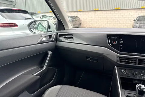 SL22EKT Volkswagen Taigo 1.0 TSI Life Euro 6 (s/s) 5dr Thumbnail #16