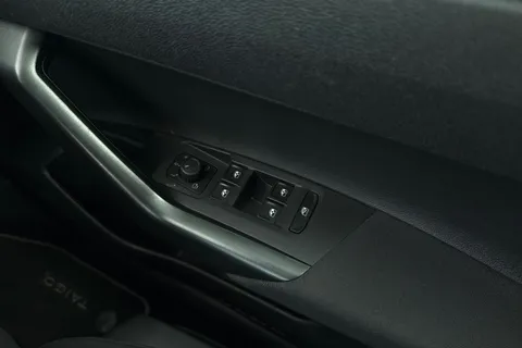 SL22EKT Volkswagen Taigo 1.0 TSI Life Euro 6 (s/s) 5dr Thumbnail #19