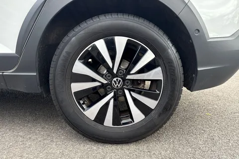 SL22EKT Volkswagen Taigo 1.0 TSI Life Euro 6 (s/s) 5dr Thumbnail #25