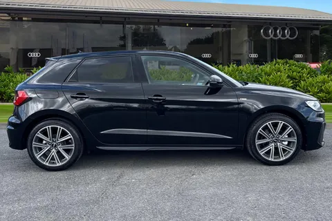  Audi A1 1.0 TFSI 30 S line Sportback Euro 6 (s/s) 5dr Thumbnail #4
