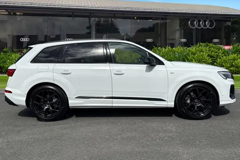  Audi Q7 3.0 TDI V6 Black Edition Tiptronic quattro Euro 6 (s/s) 5dr Thumbnail #4