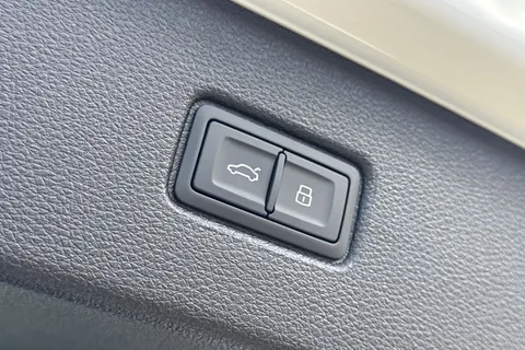  Audi Q7 3.0 TDI V6 Black Edition Tiptronic quattro Euro 6 (s/s) 5dr Thumbnail #40