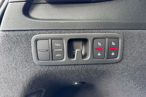  Audi Q7 3.0 TDI V6 Black Edition Tiptronic quattro Euro 6 (s/s) 5dr Thumbnail #41