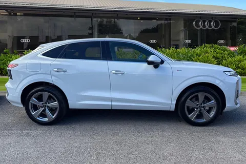  Audi Q3 1.5 TFSI S line Sportback S Tronic Euro 6 (s/s) 5dr Thumbnail #4