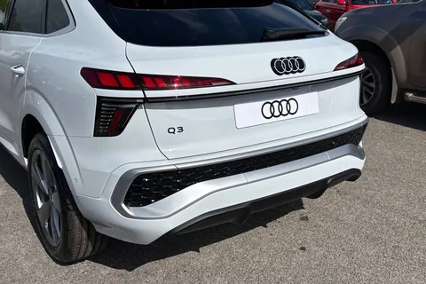  Audi Q3 1.5 TFSI S line Sportback S Tronic Euro 6 (s/s) 5dr Thumbnail #8