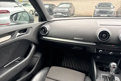 GF19AYV Audi A3 1.5 TFSI CoD 35 S line Sportback S Tronic Euro 6 (s/s) 5dr Thumbnail #16