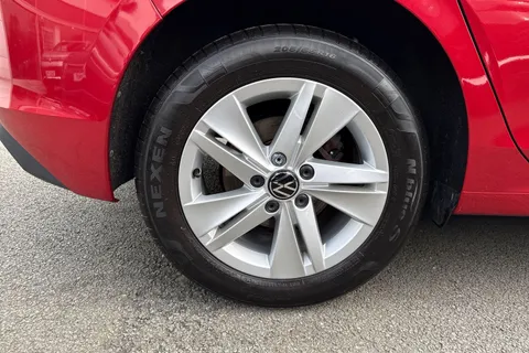 DG23JZT Volkswagen Golf 1.0 TSI Life 5dr Thumbnail #12