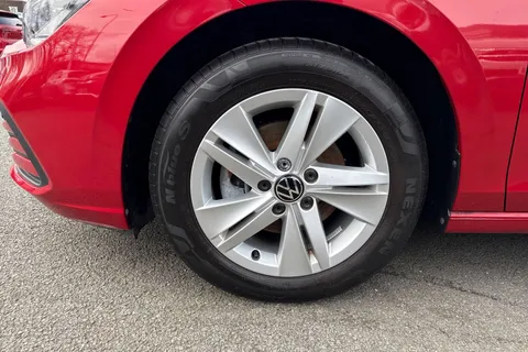 DG23JZT Volkswagen Golf 1.0 TSI Life 5dr Thumbnail #14